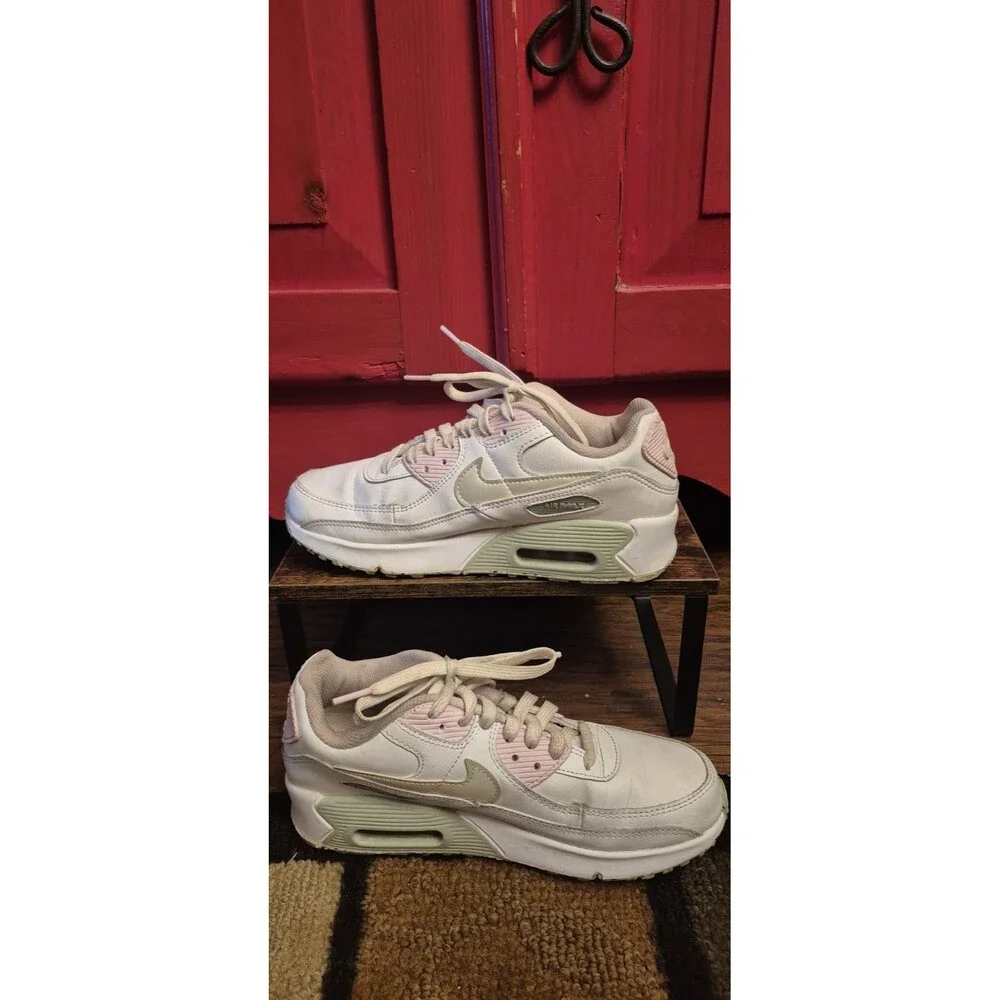 Nike Air Max Youth 7 Woman 7 90 LTR SE Easter White/Coconut Milk DQ0276-100 EUC